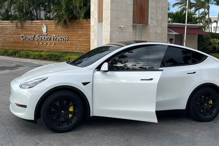 Transfer in Tesla from SDQ Airport to Santo Domingo - Photo 1 of 4